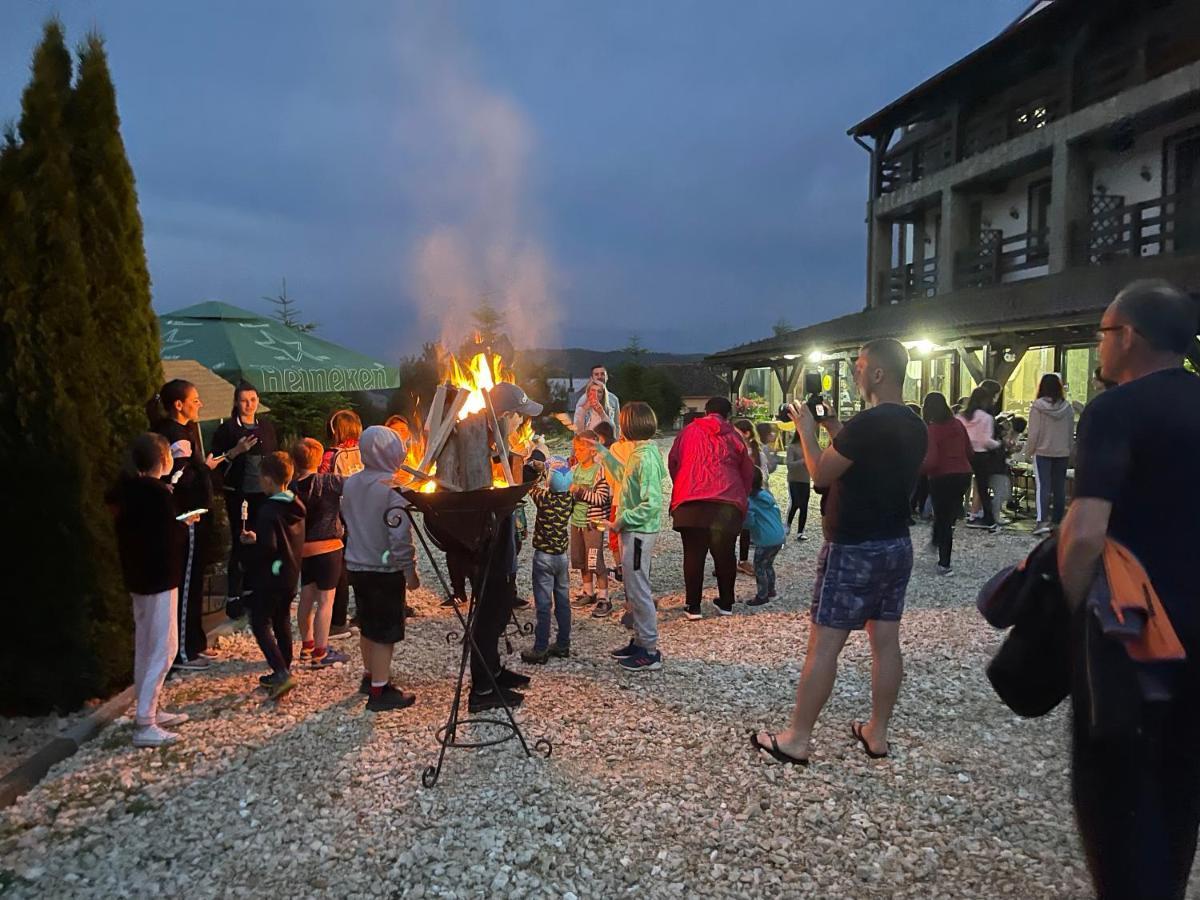 Casa Bradet Konuk evi Întorsura Buzăului Dış mekan fotoğraf